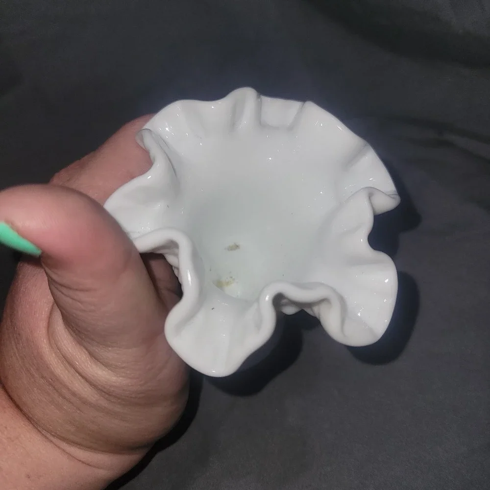 Vintage Fenton Milk Glass Hobnail Small Vase w Ruffled Edge Rim 4